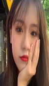 娇滴滴的长腿女生
