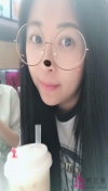 大长腿，胸也大，贼好看，丝袜高跟，，看着就有性欲