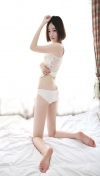 性感丰满一线天简直美女馒头逼